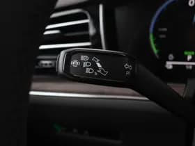 Volkswagen Touareg thumbnail 40