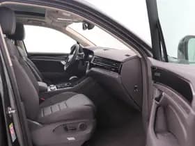Volkswagen Touareg thumbnail 5