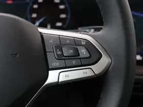 Volkswagen Touareg thumbnail 41