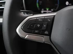 Volkswagen Touareg thumbnail 39