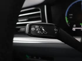 Volkswagen Touareg thumbnail 40