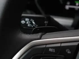 Volkswagen Touareg thumbnail 44