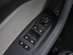 Volkswagen Touareg thumbnail 46