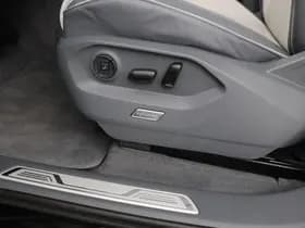 Volkswagen Touareg thumbnail 47