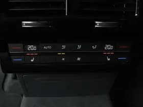 Volkswagen Touareg thumbnail 49