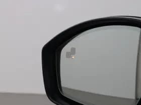 Land Rover Discovery Sport thumbnail 12