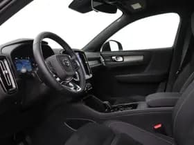 Volvo XC40 thumbnail 3