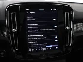 Volvo XC40 thumbnail 32