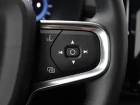 Volvo XC40 thumbnail 40