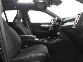Volvo XC40 thumbnail 5