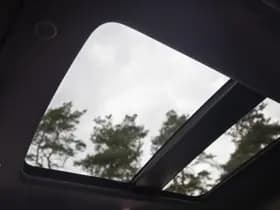 Land Rover Defender thumbnail 11