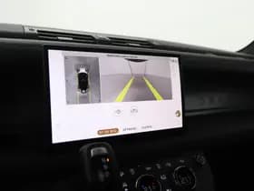 Land Rover Defender thumbnail 13