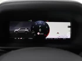 Land Rover Defender thumbnail 19