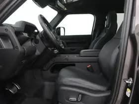 Land Rover Defender thumbnail 3