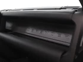 Land Rover Defender thumbnail 49