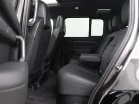 Land Rover Defender thumbnail 51