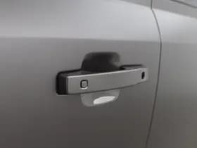 Land Rover Defender thumbnail 64