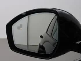 Land Rover Discovery Sport thumbnail 12