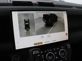 Land Rover Defender thumbnail 11