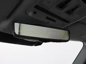 Land Rover Defender thumbnail 12