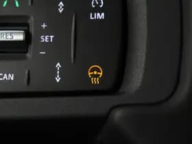 Land Rover Defender thumbnail 17