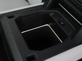 Land Rover Defender thumbnail 18