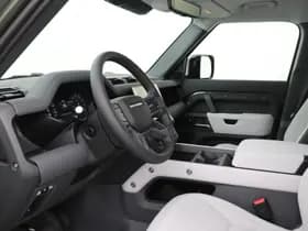 Land Rover Defender thumbnail 3