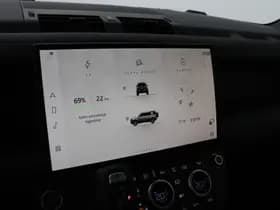 Land Rover Defender thumbnail 23