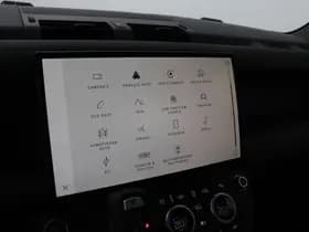 Land Rover Defender thumbnail 28