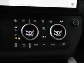 Land Rover Defender thumbnail 33