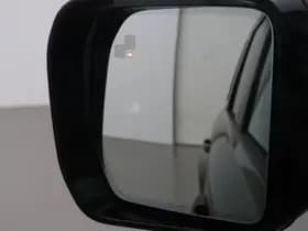 Land Rover Defender thumbnail 41