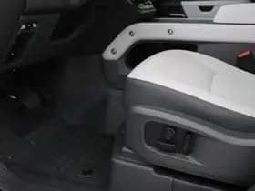 Land Rover Defender thumbnail 43