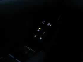 Land Rover Range Rover Velar thumbnail 12