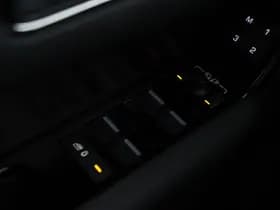 Land Rover Range Rover Velar thumbnail 44