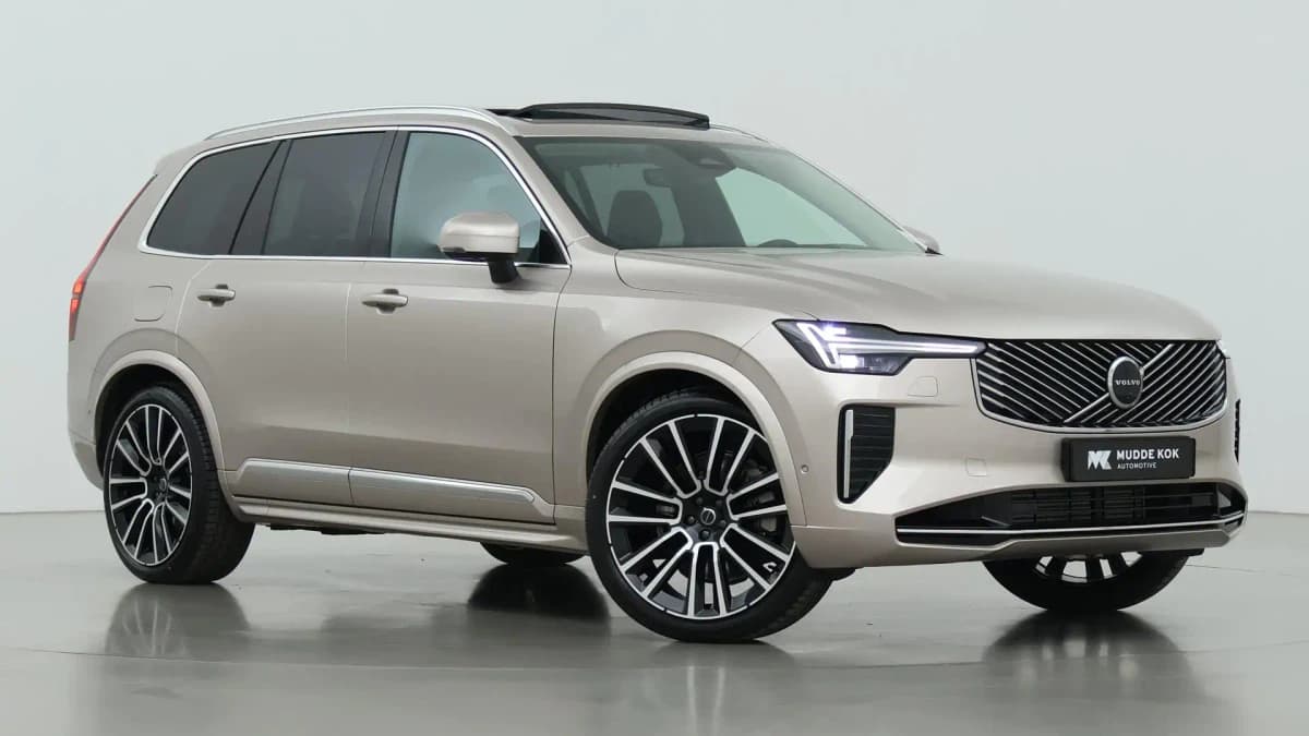 Volvo XC90 T8 Plug-in hybrid Ultra Bright | Luchtvering | Bowers&Wilkins | Trekhaak | Massage+Ventilatie | Head-Up — foto 1