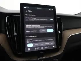 Volvo XC60 thumbnail 30