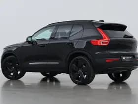 Volvo XC40 thumbnail 2