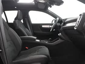 Volvo XC40 thumbnail 5
