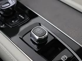 Volvo XC90 thumbnail 42