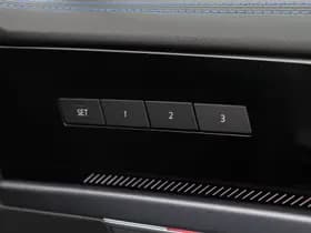 Volkswagen Touareg thumbnail 52