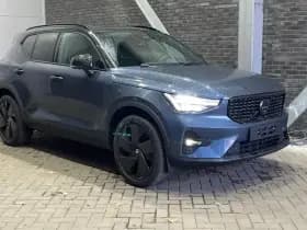 Volvo XC40 B4 Ultra Black Edition | Panoramadak | Trekhaak | 360° Camera | ACC | Stoel+Stuurverwarming