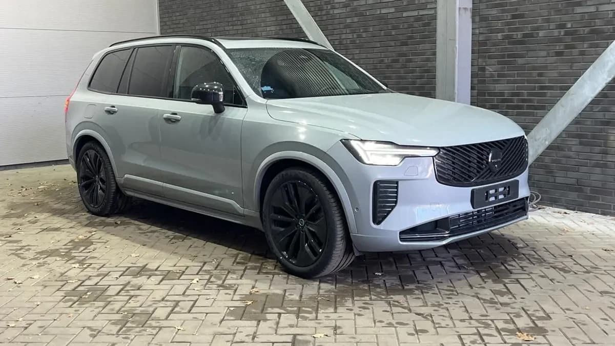 Volvo XC90 T8 Plug-in hybrid Ultra Black Edition | Luchtvering | Trekhaak | Head-Up | 360° Camera | Panoramadak — foto 1