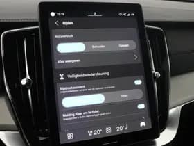 Volvo XC90 thumbnail 32
