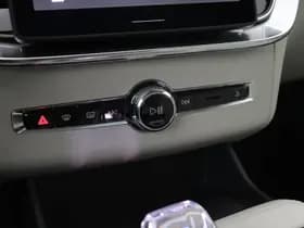 Volvo XC90 thumbnail 39