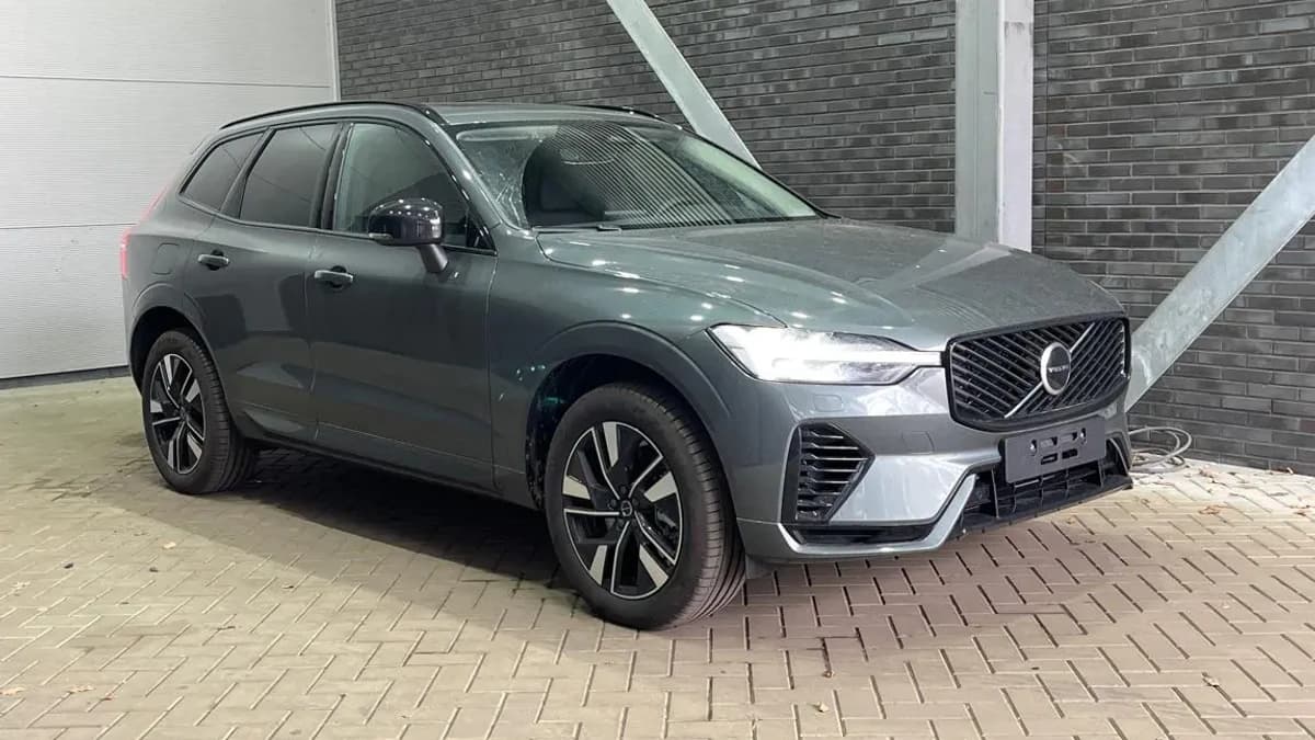 Volvo XC60 T6 Plug-in hybrid Plus Dark | Panoramadak | ACC | harman/kardon | Stoel+Stuurverwarming — foto 1