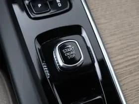 Volvo XC60 thumbnail 40