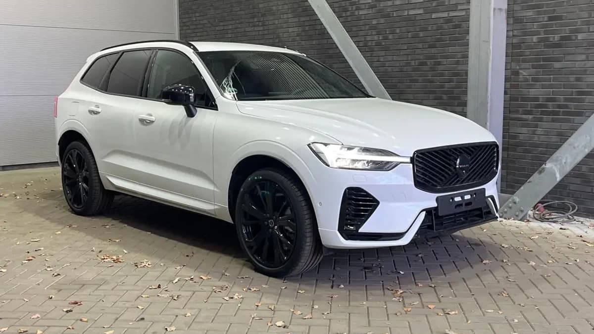 Volvo XC60 T8 Plug-in hybrid Plus Black Edition | 360° Camera | harman/kardon | ACC | Stoel+Stuurverwarming | BLIS — foto 1