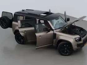 Land Rover Defender thumbnail 6