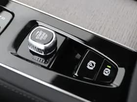 Volvo XC90 thumbnail 37