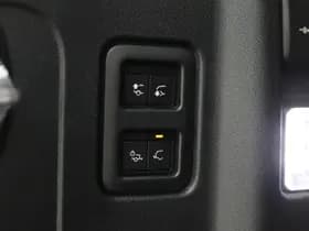 Land Rover Defender thumbnail 13